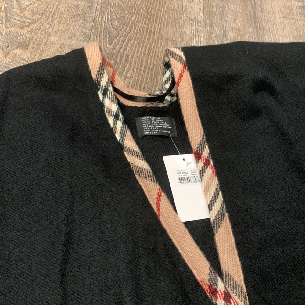 Black poncho wrap - Picture 2 of 2